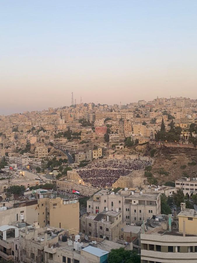 The Castle Star Hostel Amman Exterior photo