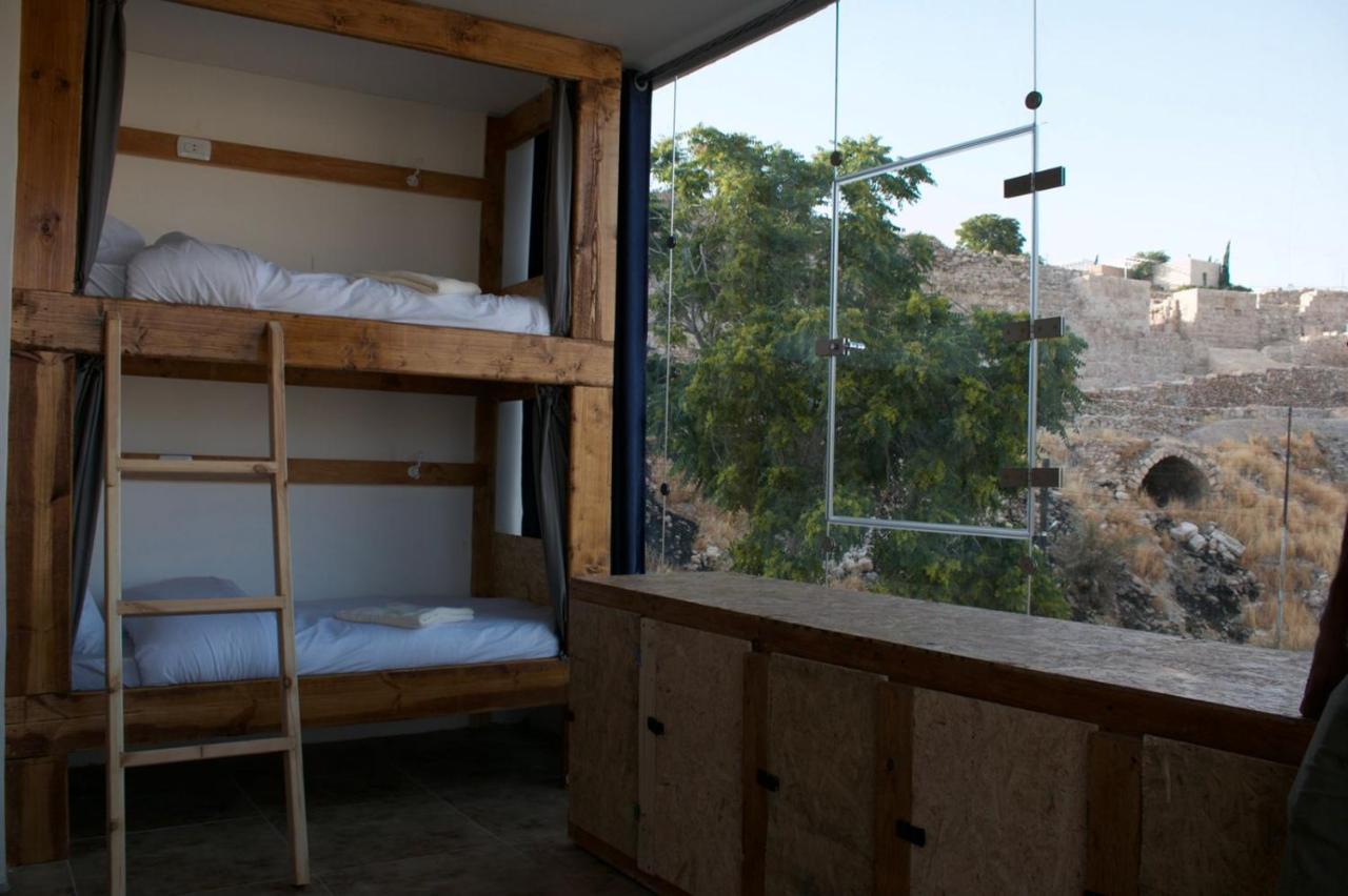 The Castle Star Hostel Amman Exterior photo