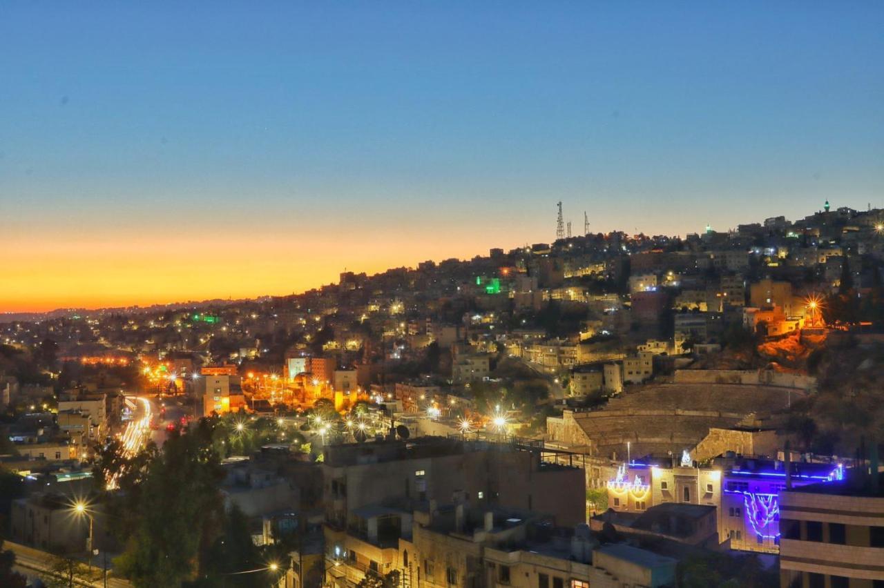 The Castle Star Hostel Amman Exterior photo