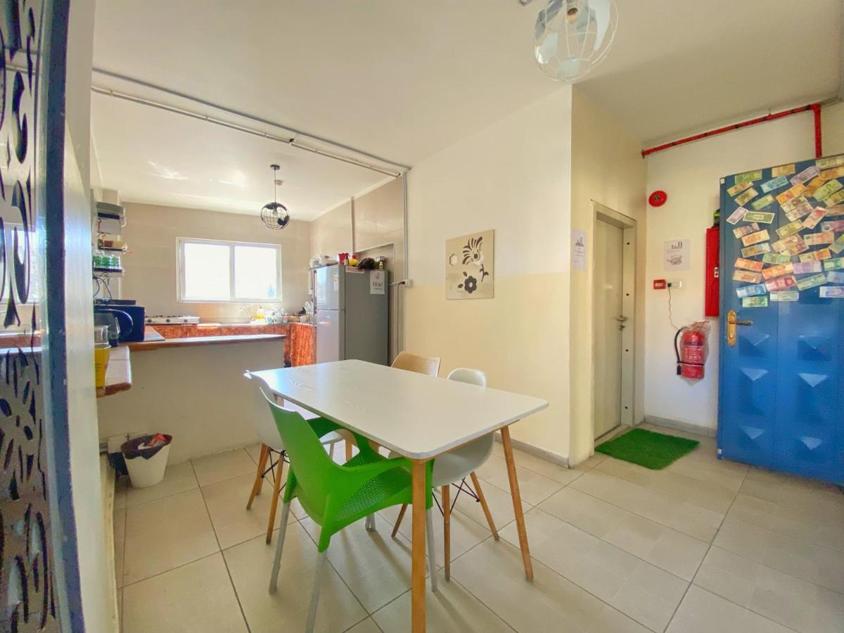 The Castle Star Hostel Amman Exterior photo